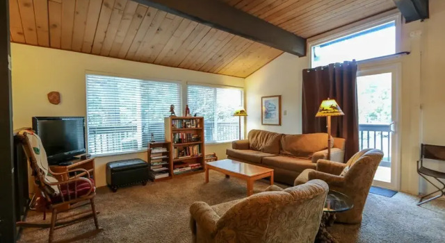Timberline 44 Cozy and Quiet, Corner Unit, Lots of Natural Light by RedAwning