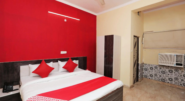 OYO 37246 New Hotel Swastik