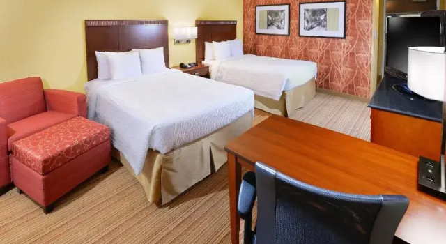 Четырёхместный номер Standard Courtyard by Marriott Albuquerque Airport