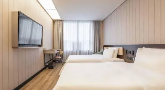 Люкс Deluxe HanTing Hotel (Fantawild Shangdu Avenue)