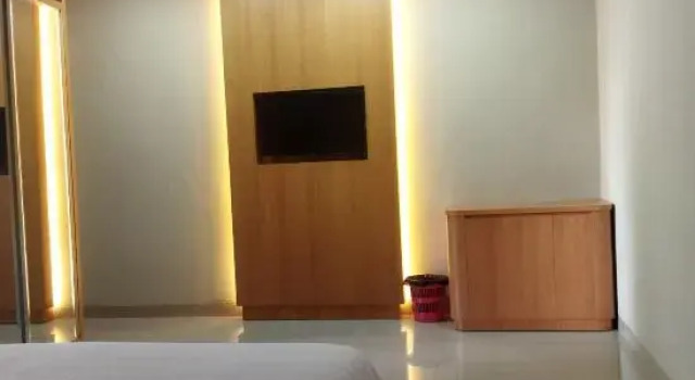 Suite Royal Kencana Hotel powered by Cocotel