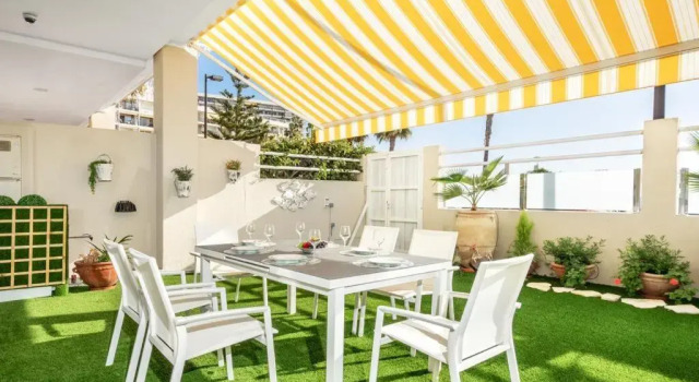 Апартаменты с 2 комнатами Apartamentos LOLA y MANUELA en primera línea playa Carihuela con excelente Terraza-jardin de 80 m2 frente al Mar con aparcamiento privado Ideal para descansar oyendo las olas del Mar
