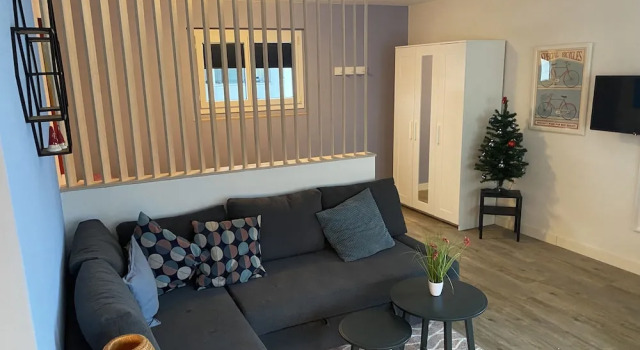 Студия Deluxe Spring Inn Apartments