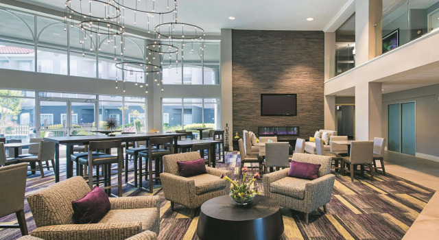 La Quinta by Wyndham Austin at The Domain, Buchen Sie Hotel Hotels in Greater Austin mit Pool, Schwimmbad