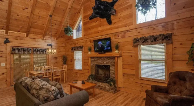 Er302 - Best Of Times Great Location-close To Town 2 Bedroom Cabin by RedAwning