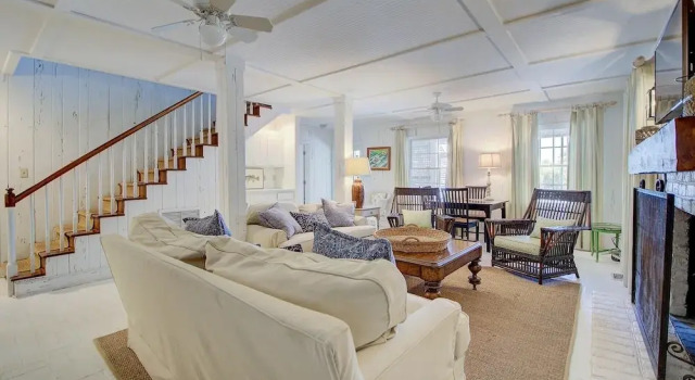 Palmetto Cottage House 957 6 Bedrooms 4 Bathrooms Home, Book Feriehus Sommerhuse i Debordieu Colony, Hytte
