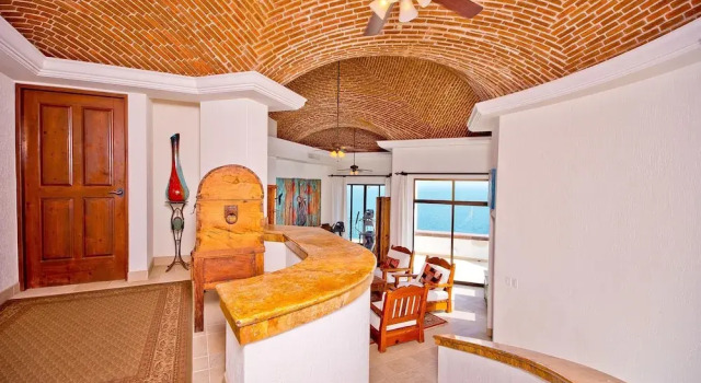 Amazing Oceanfront Villa Near Downtown: Villa Grande, Забронировать Вилла Отели Южной Нижней Калифорнии с парковкой, Парковка