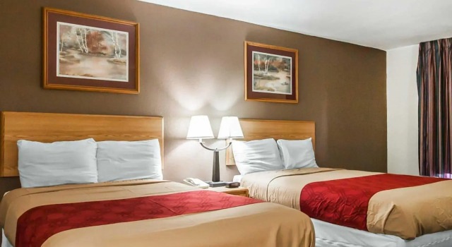 Двухместный люкс Econo Lodge Inn & Suites Jackson Northwest