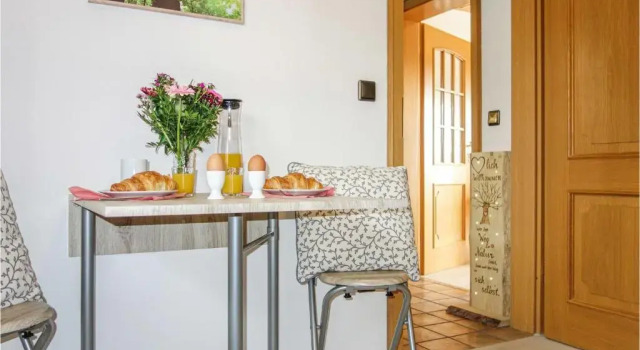 Nice Apartment in Jesberg - Densberg With 2 Bedrooms and Wifi, Prenota Appartamento Densberg Germania