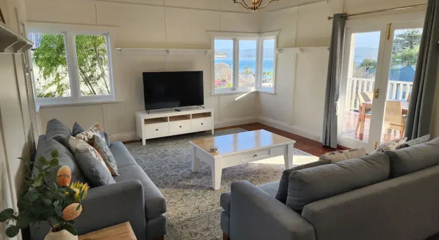 Bay Vista Cottage by the BnB Collection