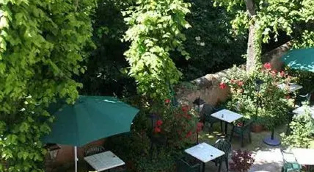 Logis La Caleche