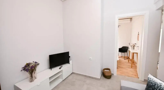 Modern, comfortable apartment, in the heart of the city, Book Apartment Larissa Thessalia