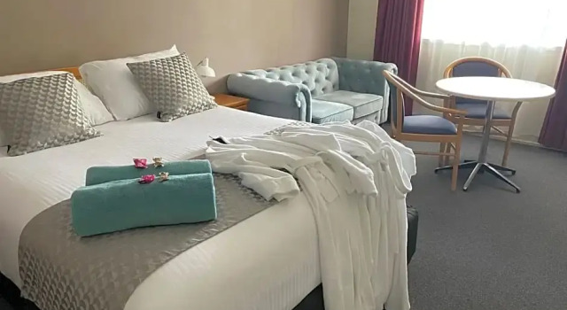 Highlands Motor Inn, Забронировать Отель Оберон Новый Южный Уэльс, рядом с Информационный центр для посетителей в Обероне