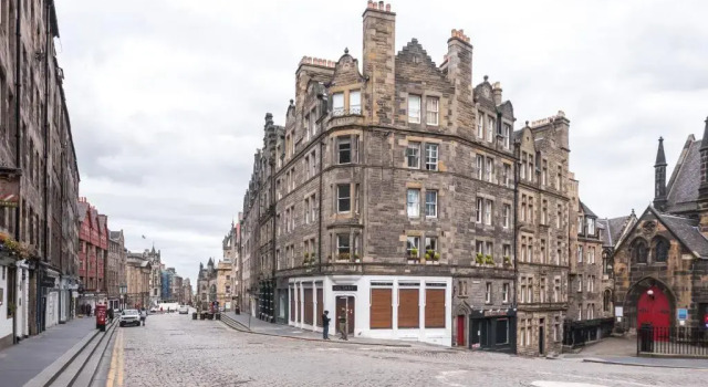 F&O Apartments - 1 bedroom Royal Mile apt Stunning castle view Sleeps 2, Забронировать Апартаменты/квартира Эдинбург Midlothian, рядом с Национальный музей Шотландии