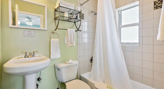 Люкс Standard Hollywood Beachside Boutique Suite