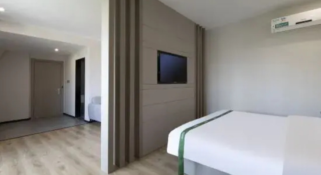 Люкс GreenTree Hotel (Rugao Zhongjiao Meilucheng)