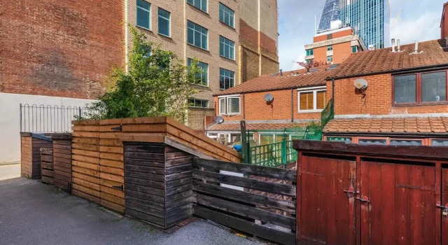 Beautiful Studio W/patio Near London Bridge, Забронировать Отель Лондон Большой Лондон, рядом с Роупел-стрит