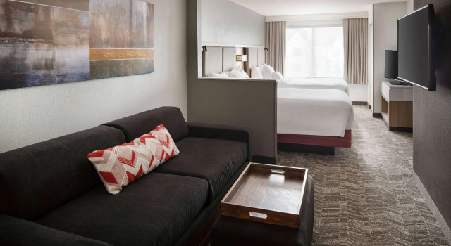 Четырёхместный люкс Sonesta Select Seattle Renton Suites