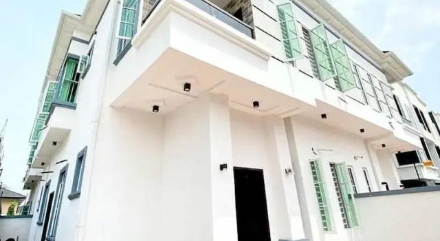 Jayana Luxury Homes, Boek Hotel 4-sterren hotels in Obio-Akp, 4*