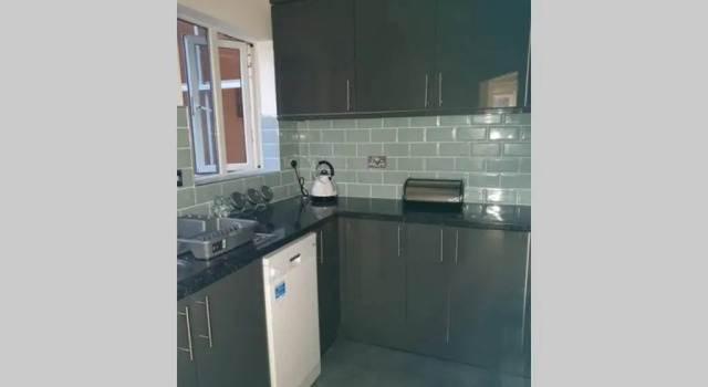 Beautiful spacious flat with garden