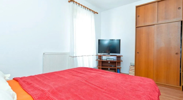 Apartment 1925