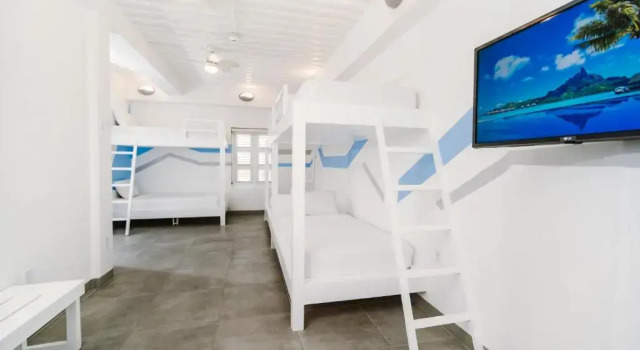 Кровать в общем номере The Freedom Hotel