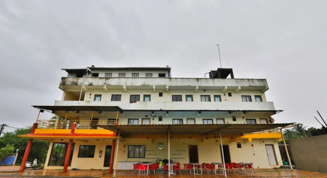 OYO 15918 Hotel Silent, Book Hotel Hoteller i Daman med morgenmad, Morgenmad
