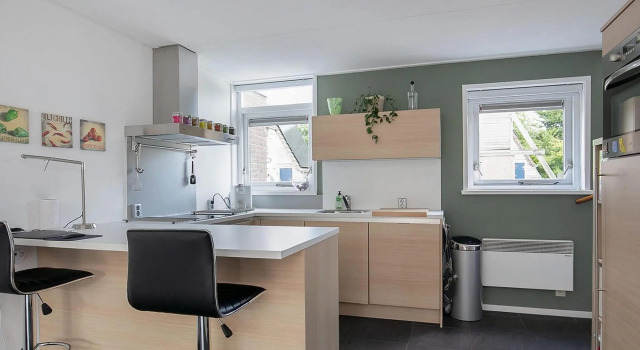 Holiday Home in Grou With Bubble Bath, Book Hotel Grou Frisian lakes