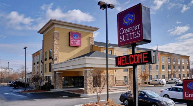 Кровать в общем номере Comfort Suites Salem-Roanoke I-81