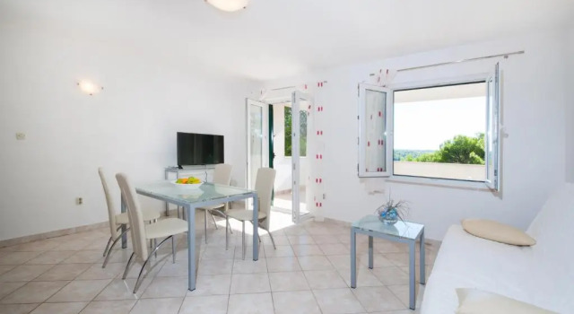 Apartment Milna - with Swimming Pool & Amazing Seaviews, above Bijaka Beach, Забронировать Апартаменты/квартира Отели Милна с бассейном, Бассейн