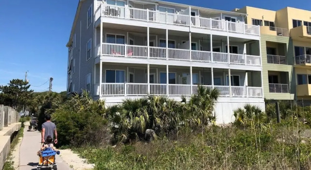 Seaside Villa 101 on Folly Beach, Забронировать Вилла Коттеджи Южной Каролины, Коттедж