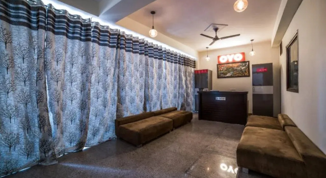 UK Residency By OYO Rooms, Забронировать Отель Отели Нью-Дели с завтраком, Завтраки