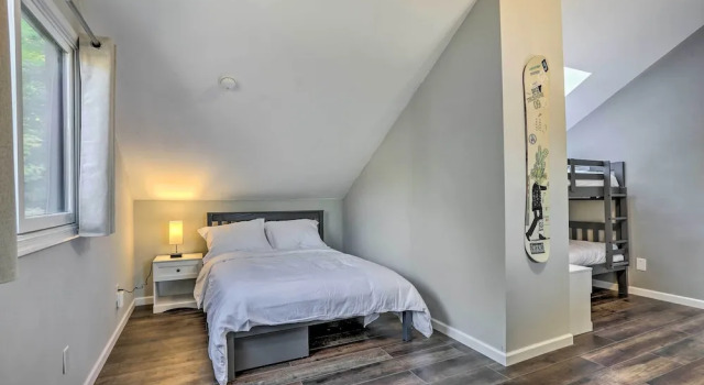 Апартаменты 2 Mi to Waterpark: Vernon Township Gem w/ Balcony