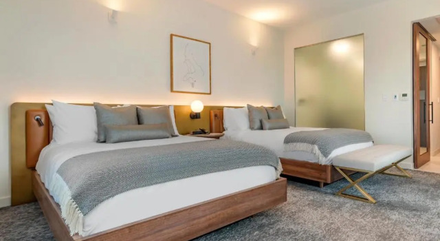 Четырёхместный номер Standard ONE11 Hotel