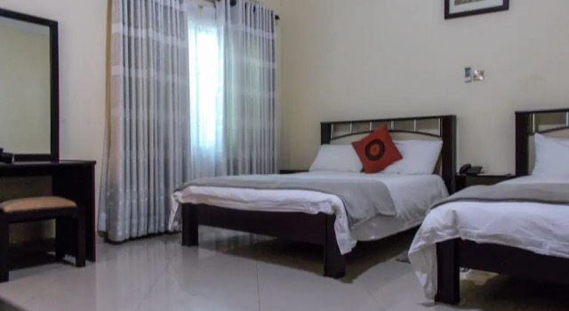 Четырёхместный номер Standard Waterfalls Hotel