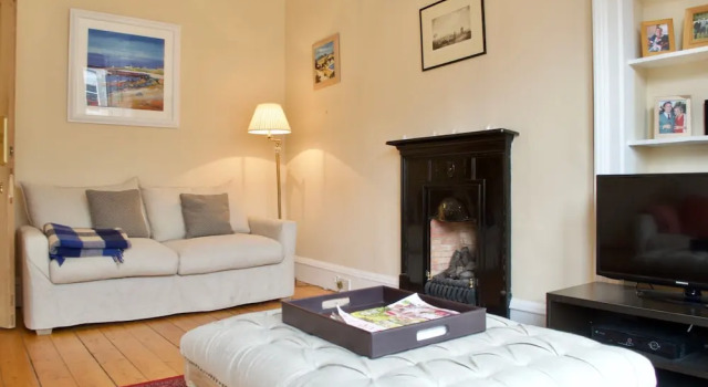 Spacious 1 Bedroom Stockbridge Flat, Rezervați Hotel Edinburgh Edinburgh, aproape de Royal Botanic Garden