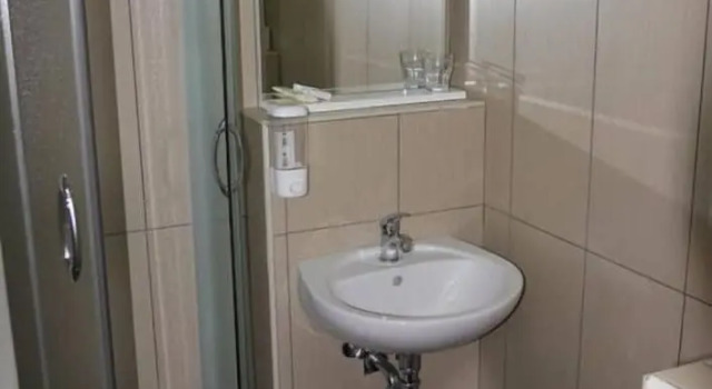 Трёхместный номер Standard ETN Hotel
