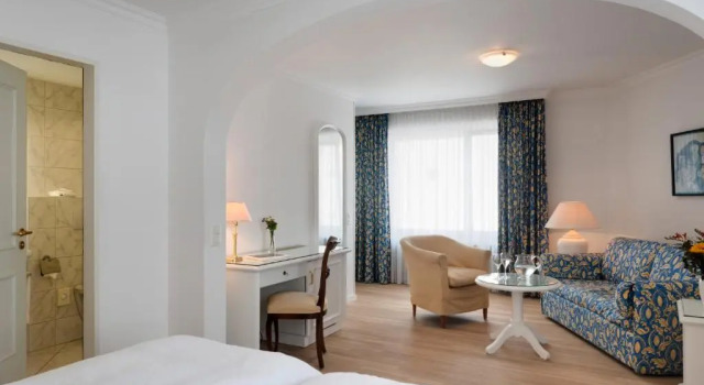 KunstHotel Linde Garni, 预订 酒店 艾因西德伦 施维茨