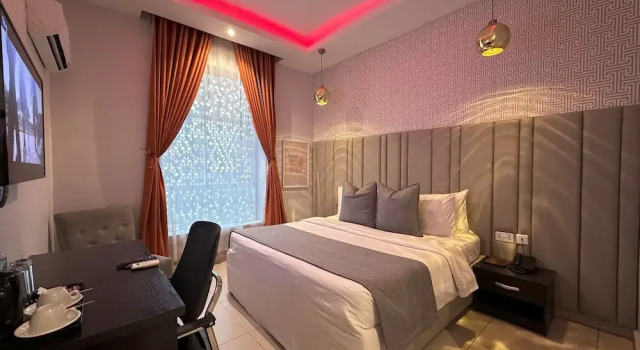 Студия Classic Mayhill Hotel