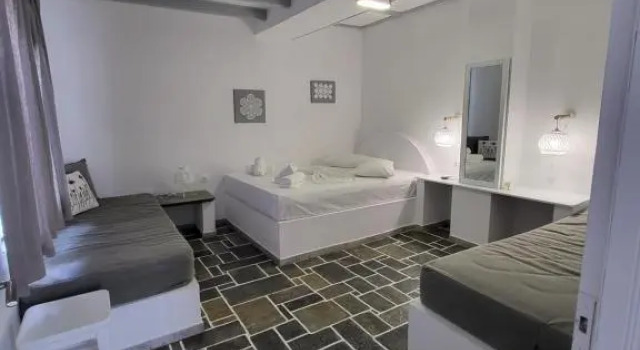 Полулюкс Ergina Studios