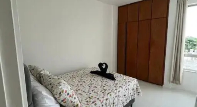 1/4, sala. Porto da Barra.