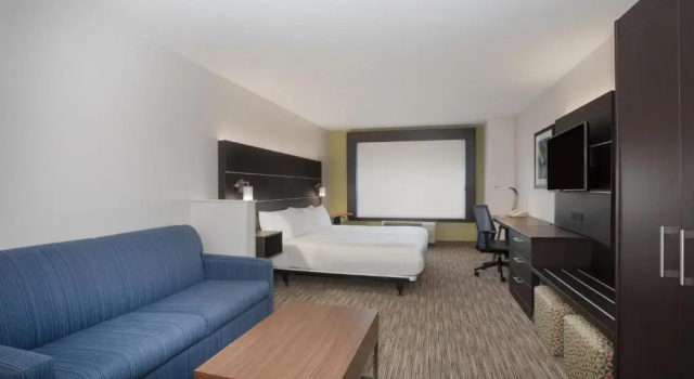 Люкс Holiday Inn Express Hotel & Suites Longmont by IHG
