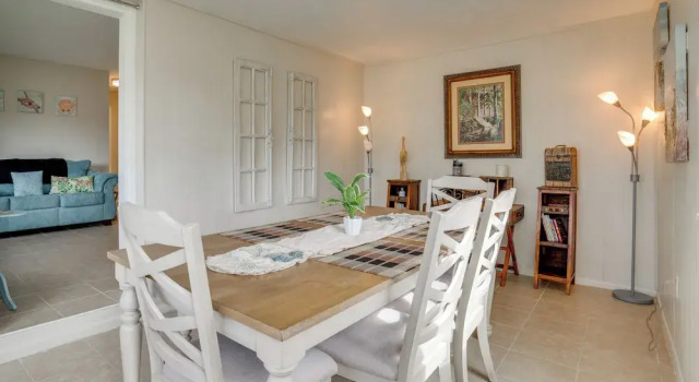 Relax in Hot Tub, Walk to Springs: North Port Home, Prenota Hotel North Port Florida