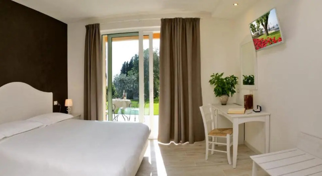 Relais Colle San Giorgio, Prenota Hotel Hotel a Veneto con piscina, Piscina