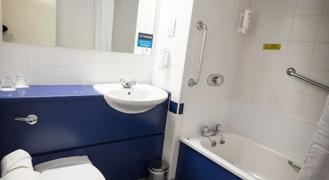 Трёхместный семейный номер Standard Travelodge Dublin Airport North Swords