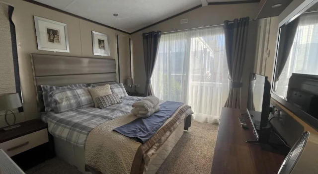Poole Harbour View Lodge at Rockley Park