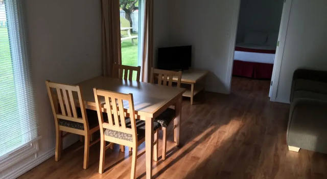 Люкс c 1 комнатой с видом на озеро Kokanee Beach Resort Motel
