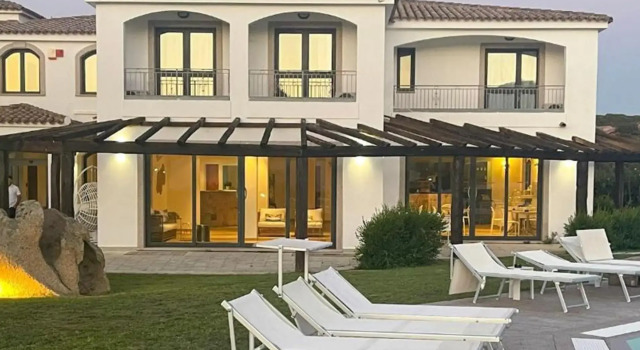 La Smeraldina Resort, Забронировать Курортный отель Отели Санта-Тереза-Галлура с бассейном, Бассейн