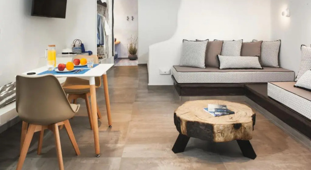 Irene City Villas, Забронировать Отель Отели Тиры с парковкой, рядом с Культурный центр Гизи Мегарон, Парковка