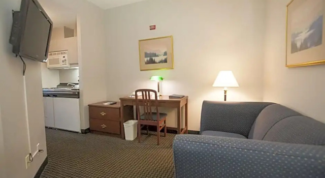 Двухместный номер Standard Rosedale on Robson Suite Hotel